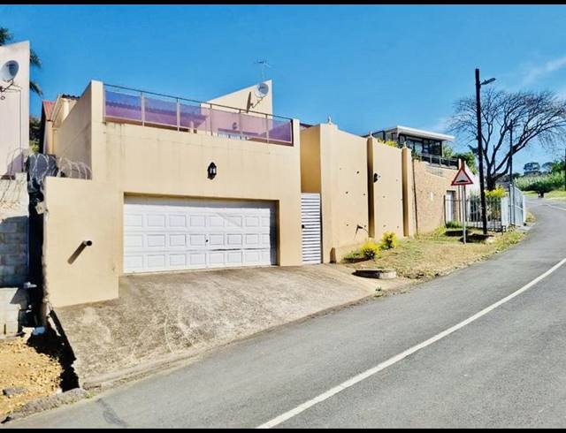 3 BEDROOM HOUSE FOR SALE IN NEWLANDS WEST